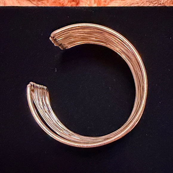 Elegant Gold Wire Cuff Bracelet - Picture 2 of 3